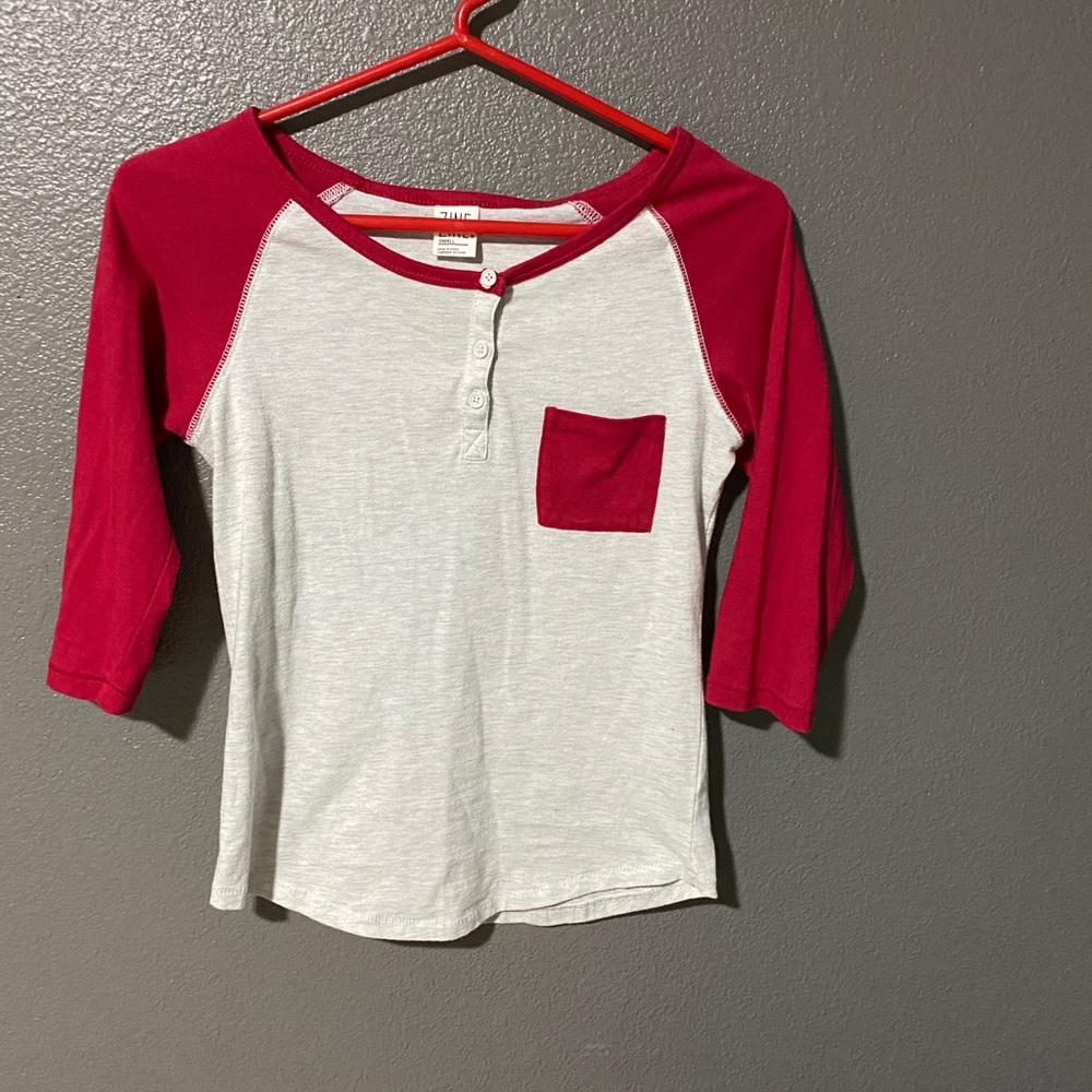 Short, long sleeve shirt